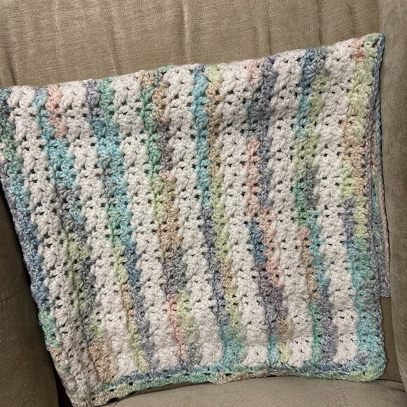 Handmade Crochet Baby Blanket Pastel Gradient Cozy Soft 29" x 27" - Picture 3 of 6